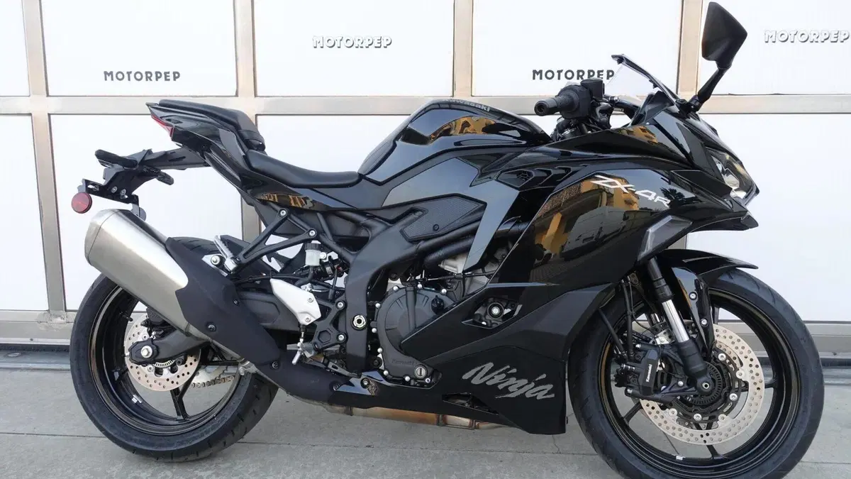Kawasaki Ninja ZX-4R (2024 - 26)  (2)