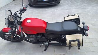 Moto Guzzi V7 III Stone S (2020) usata