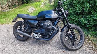 Moto Guzzi V7 III Stone Night Pack (2019 - 20)