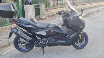Yamaha T-Max 560 (2025) usata