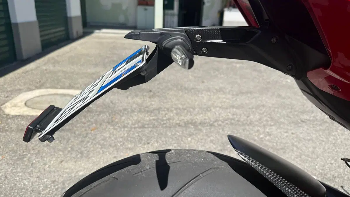 Ducati Streetfighter V4 1100 S (2021 - 22)  (10)