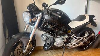 Ducati Monster 600 Dark (1998 - 01)