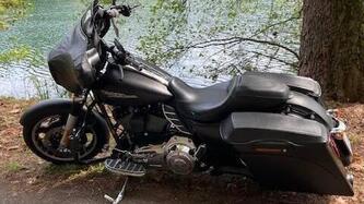 Harley-Davidson 1690 Street Glide (2011 - 13) - FLHX