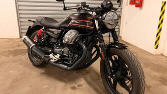 Moto Guzzi V7 Stone Special Edition (2022 - 25) usata