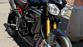 Triumph Speed Triple 1050 R ABS (2011 - 15) usata