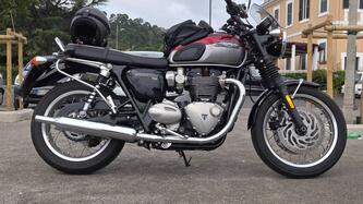 Triumph Bonneville T120 (2021 - 25) usata
