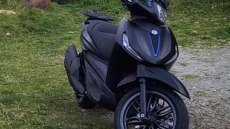 Piaggio Beverly 400 S (2025) usata