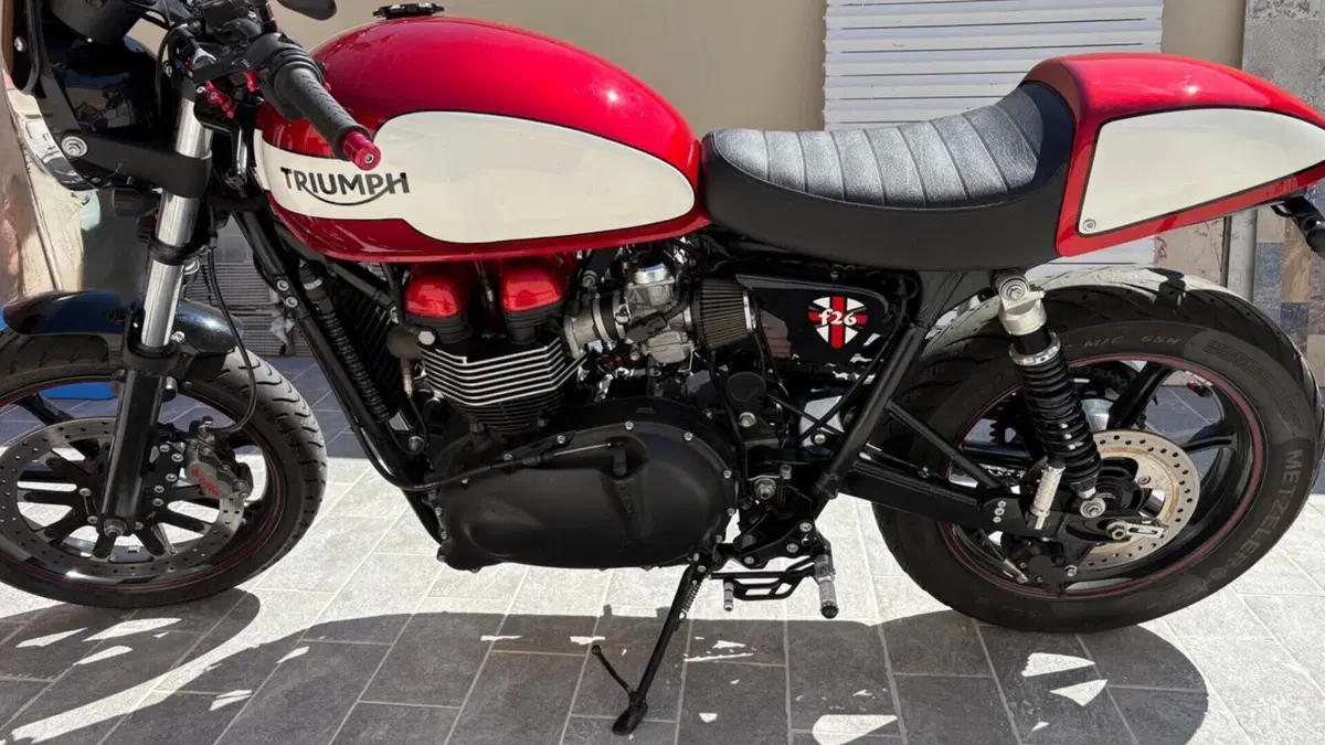 Triumph Bonneville (2007 - 16)  (3)