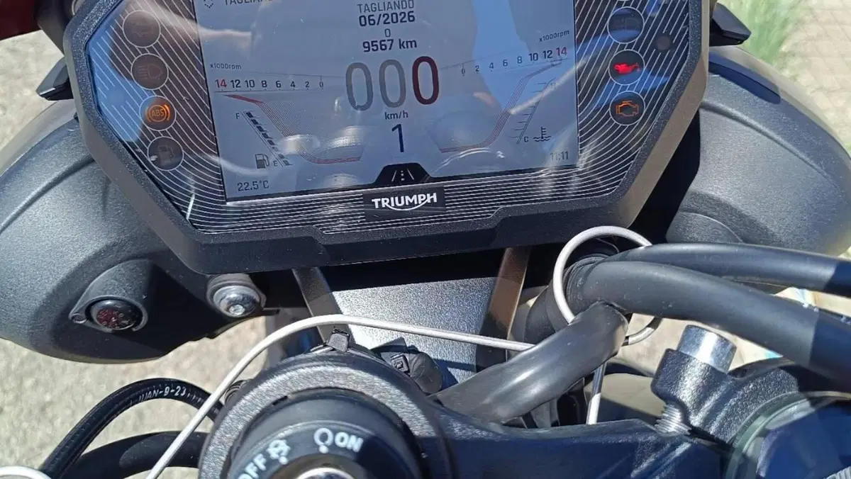 Triumph Street Triple RS (2020 - 22)  (5)
