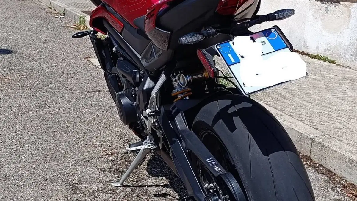 Triumph Street Triple RS (2020 - 22)  (8)