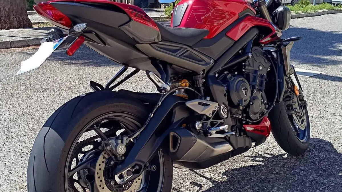 Triumph Street Triple RS (2020 - 22)  (11)