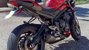 Triumph Street Triple RS (2020 - 22)  (11)