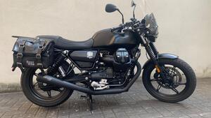 Moto Guzzi V7 Stone (2021 - 24) 