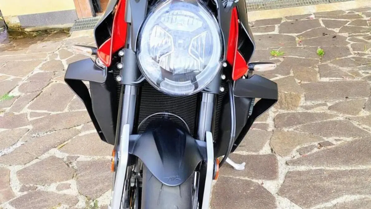MV Agusta Brutale 1000 RS (2022 - 26)  (3)