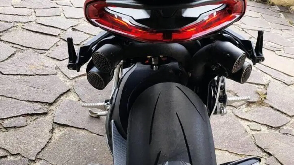 MV Agusta Brutale 1000 RS (2022 - 26)  (4)