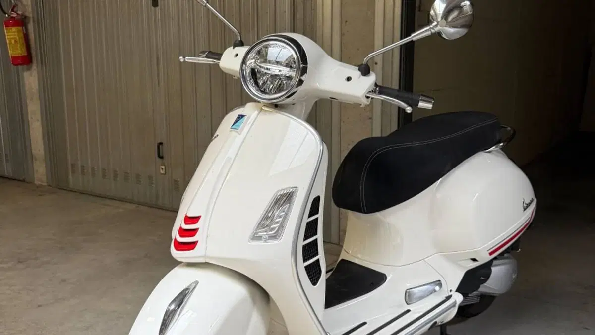 Vespa GTS 300 Super Hpe (2021 - 22) 