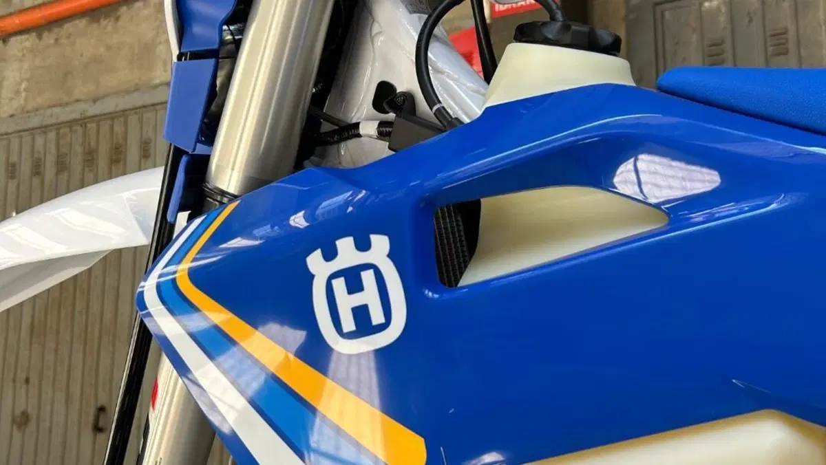 Husqvarna FE 450 Heritage (2025)  (12)