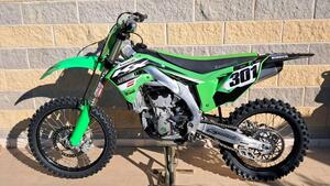 Kawasaki KX 250 F (2022) 