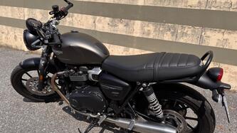 Triumph Street Twin 900 (2021 - 22) usata