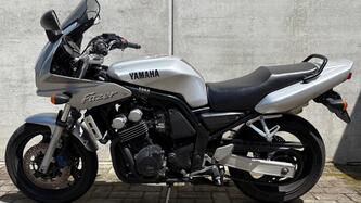 Yamaha FZS 600 Fazer (1998 - 01) usata