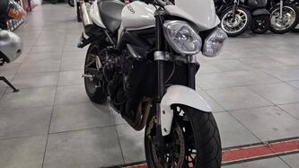 Triumph Street Triple (2007 - 12) usata