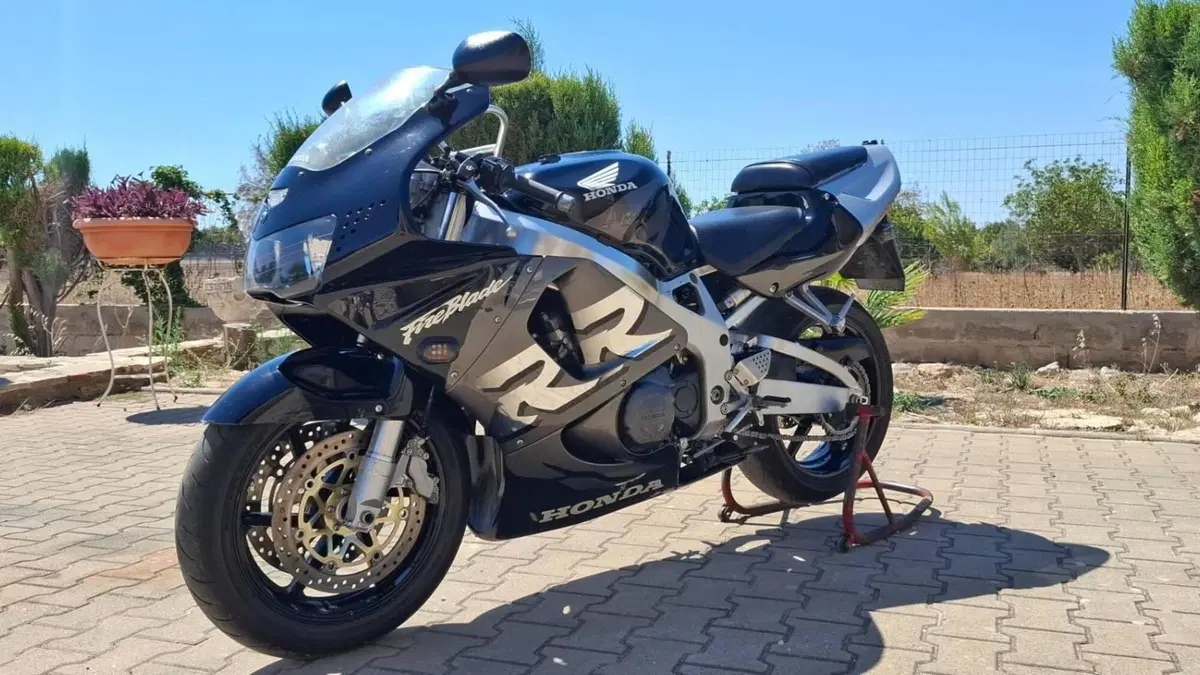 Honda CBR 900 RR (1998 - 99)  (5)