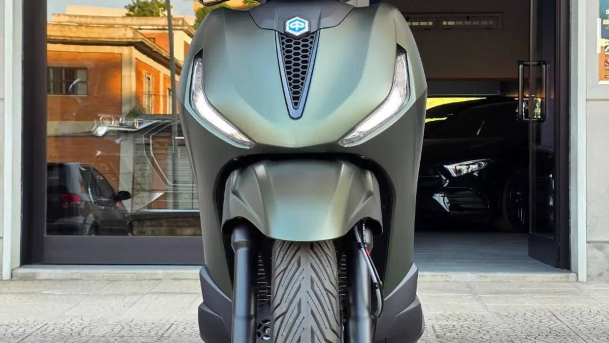 Piaggio Beverly 400 S ABS-ASR (2021 - 24)  (2)