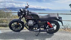 Moto Guzzi V7 Stone Special Edition (2022 - 25) 