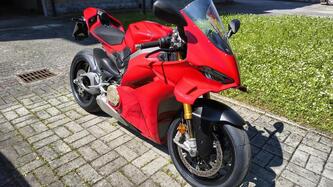 Ducati Panigale V4 S (2025) usata