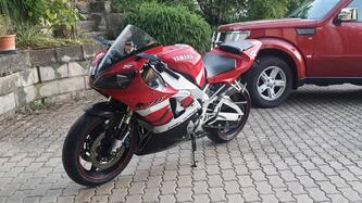 Yamaha YZF R1 (2000 - 01) usata