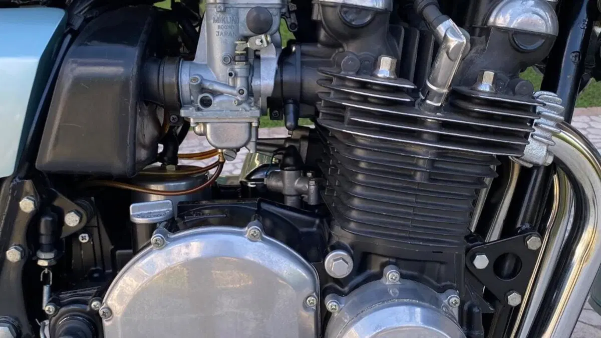 Kawasaki   (8)