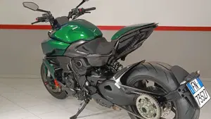 Ducati Diavel for Bentley (2024)  (2)