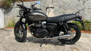 Triumph Street Twin 900 (2021 - 22)  (3)