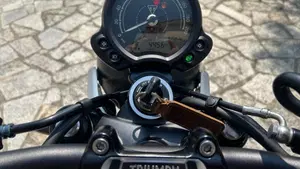 Triumph Street Twin 900 (2021 - 22)  (6)