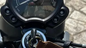 Triumph Street Twin 900 (2021 - 22)  (7)