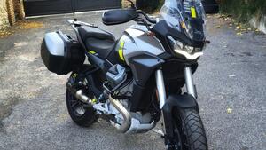 Moto Guzzi Stelvio (2024 - 25) 