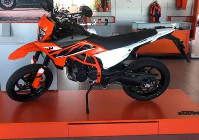 KTM 125 SMC R (2025 - 26) - Annuncio 9801436