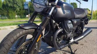 Moto Guzzi V7 Stone (2021 - 24)