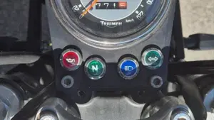 Triumph Bonneville 800 (2002 - 07)  (3)