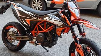 KTM 690 SMC R (2021 - 22) usata