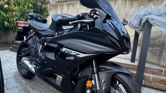 Yamaha YZF R7 (2021 - 25) usata