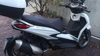 Piaggio Beverly 300 ABS-ASR (2021 - 25) usata