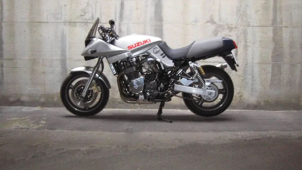 Suzuki GSX 1200  (3)