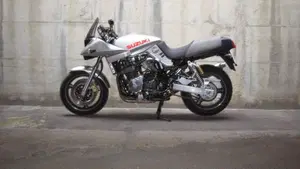 Suzuki GSX 1200  (3)