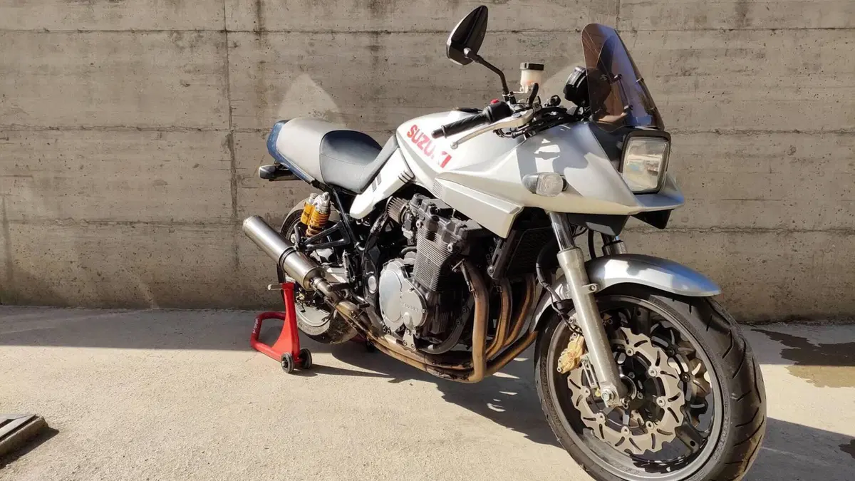 Suzuki GSX 1200  (4)