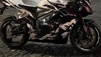 Honda CBR 600 RR (2009 - 12) usata