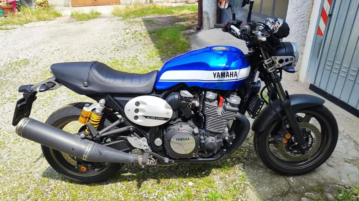 Yamaha XJR 1300 Racer (2015 - 17)  (2)