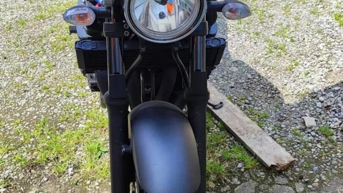 Yamaha XJR 1300 Racer (2015 - 17)  (3)