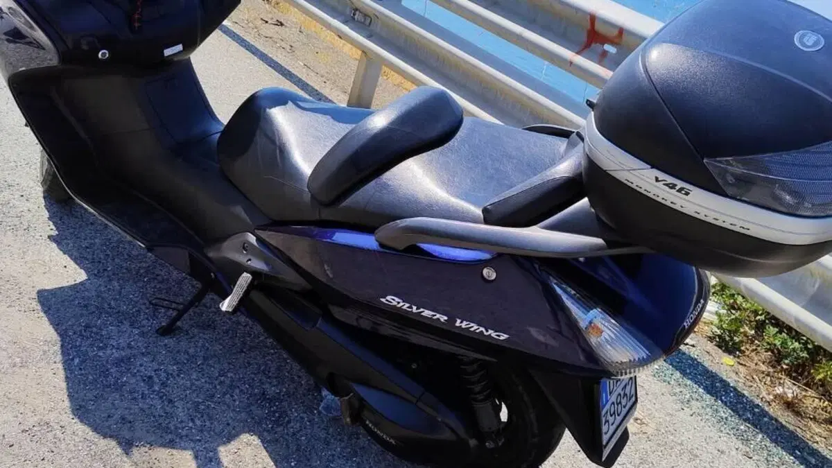 Honda Silver Wing 400 (2006 - 09)  (2)