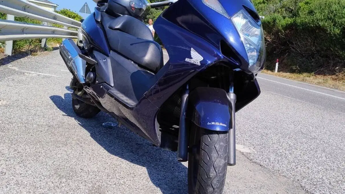 Honda Silver Wing 400 (2006 - 09)  (5)